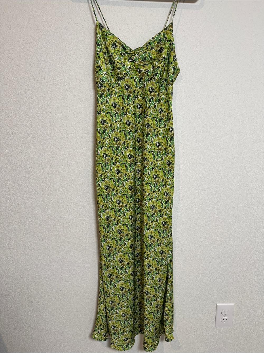 NWOT Favorite Daughter The Envy Green Floral Satin Midi Slip Dress Medium